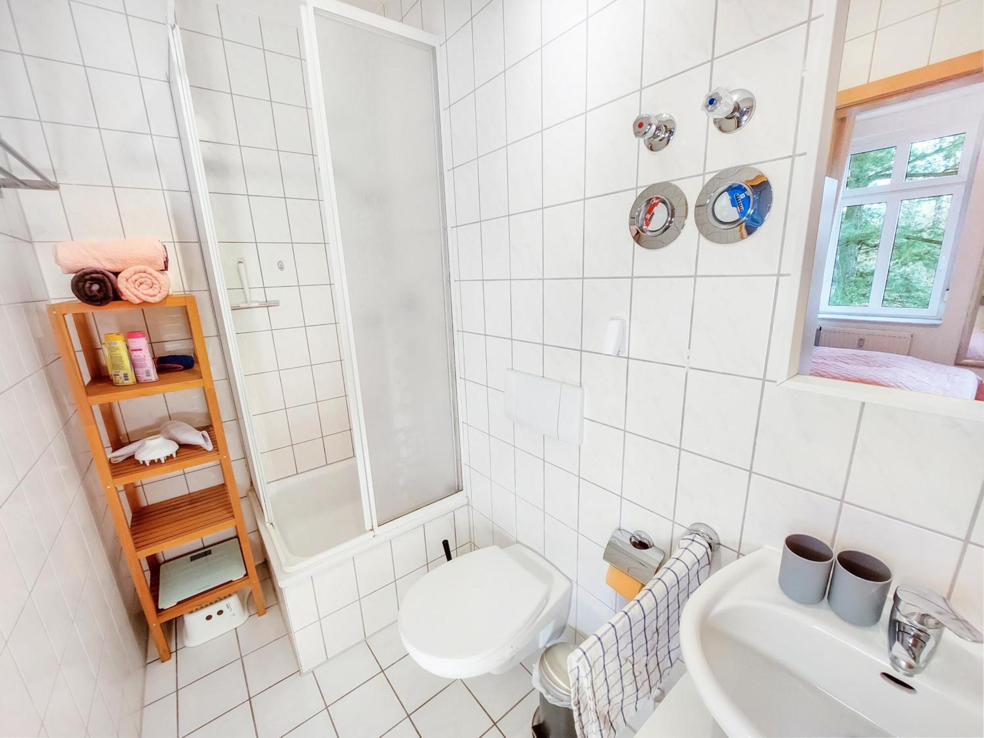 Apartament Helle, Ruhige 2 Zi-whg, 2 Baeder, Dd Neustadt, Lage