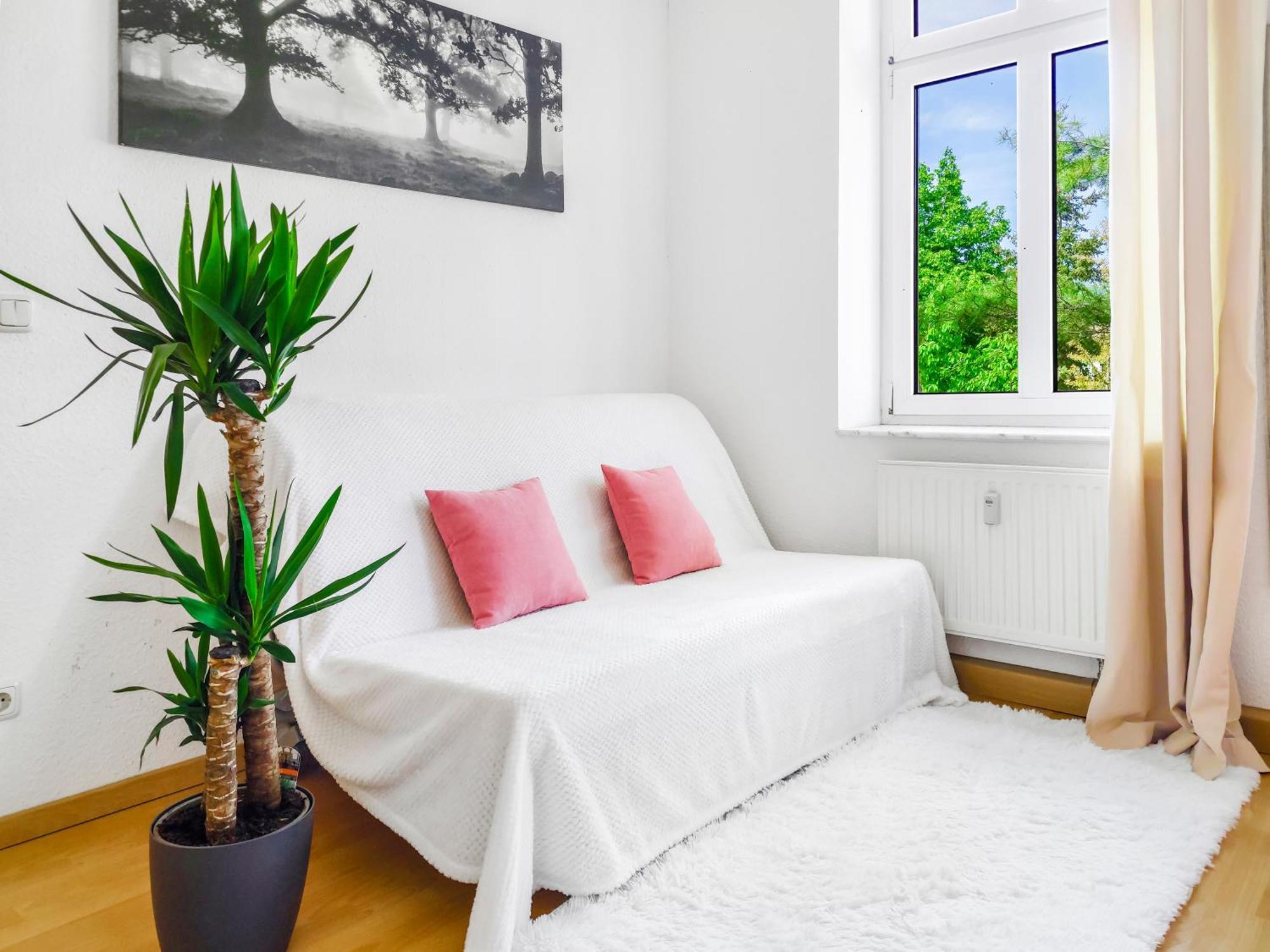 Apartment Helle, Ruhige 2 Zi-whg, 2 Baeder, Dd Neustadt, Lage
