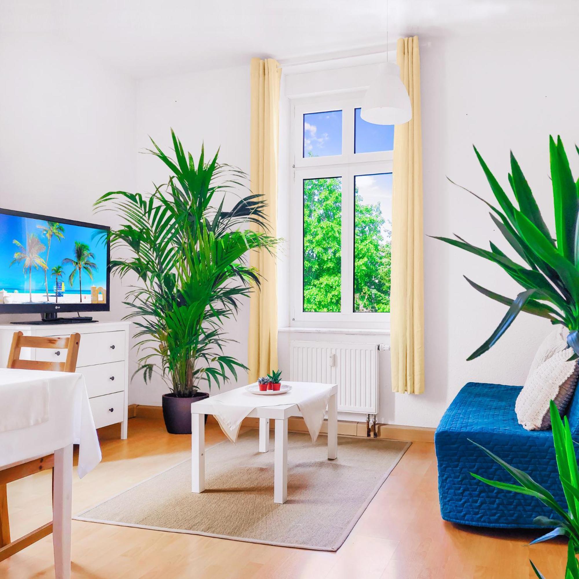 Helle, Ruhige 2 Zi-whg, 2 Baeder, Dd Neustadt, Lage Apartament *